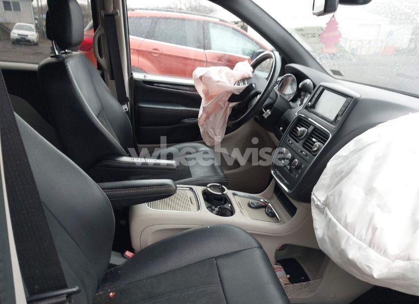 Photo 5 of 2019 Dodge Grand CARAVAN SXT (VIN 2C4RDGCG4KR690163)