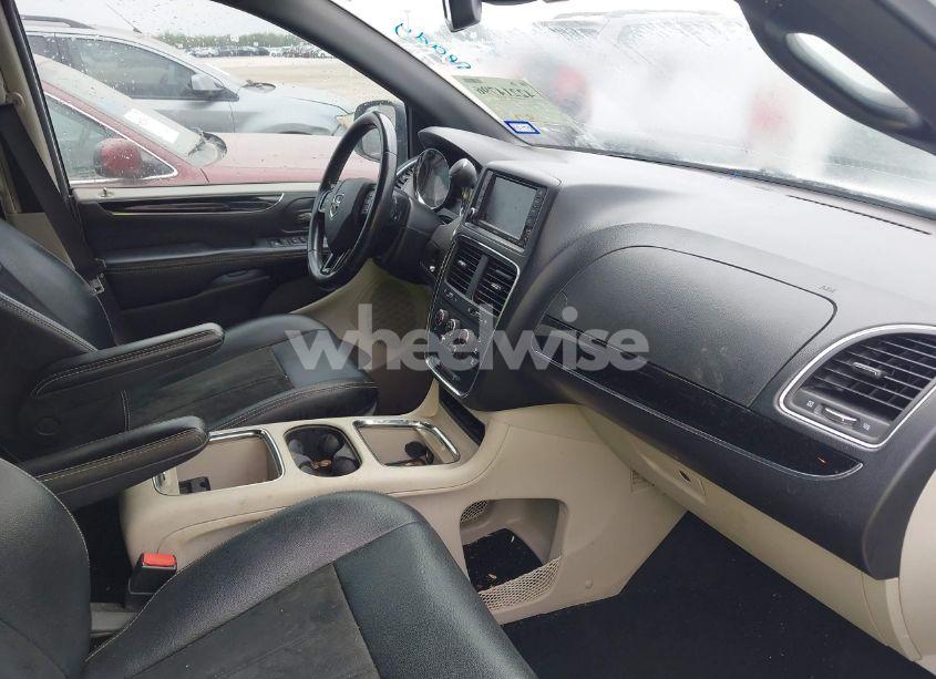 Photo 5 of 2019 Dodge Grand CARAVAN SXT (VIN 2C4RDGCG4KR717670)