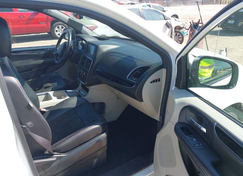 Photo 5 of 2019 Dodge Grand CARAVAN SXT (VIN 2C4RDGCG4KR788643)