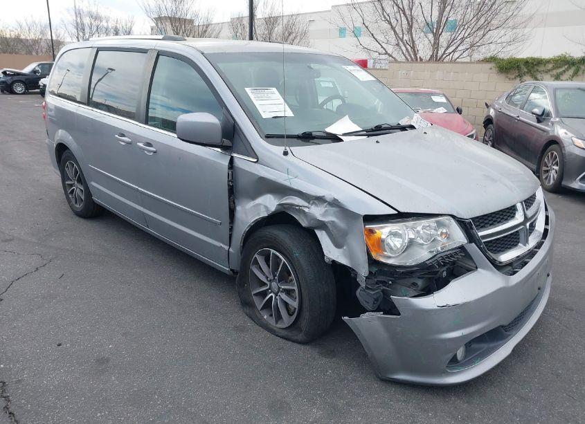 2017 Dodge Grand CARAVAN SXT (VIN 2C4RDGCG5HR677575) main photo