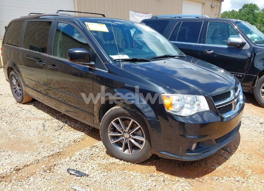 2017 Dodge Grand CARAVAN SXT (VIN 2C4RDGCG5HR714088) main photo
