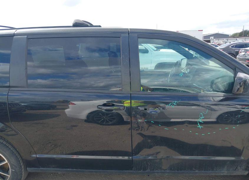 Photo 13 of 2018 Dodge Grand CARAVAN SXT (VIN 2C4RDGCG5JR136497)