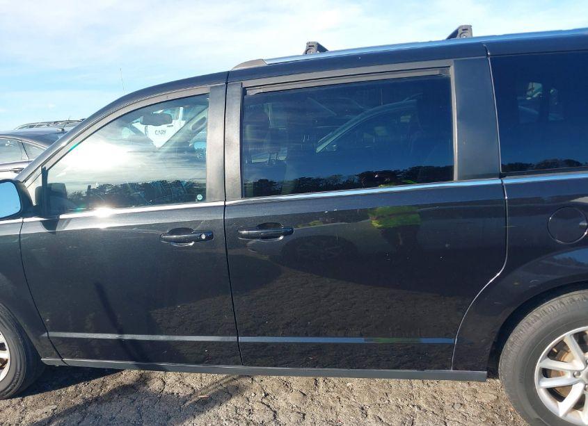 Photo 14 of 2018 Dodge Grand CARAVAN SXT (VIN 2C4RDGCG5JR207293)