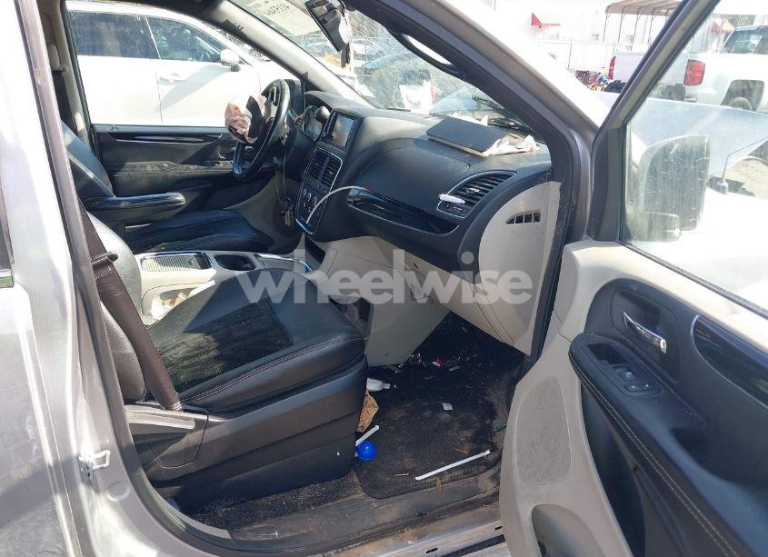 Photo 5 of 2018 Dodge Grand CARAVAN SXT (VIN 2C4RDGCG5JR209478)