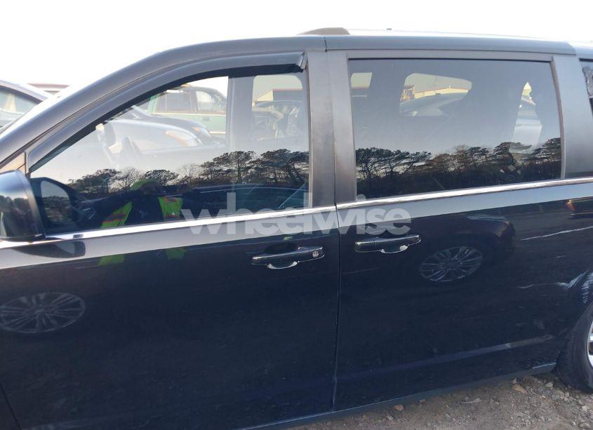 Photo 14 of 2018 Dodge Grand CARAVAN SXT (VIN 2C4RDGCG5JR265646)