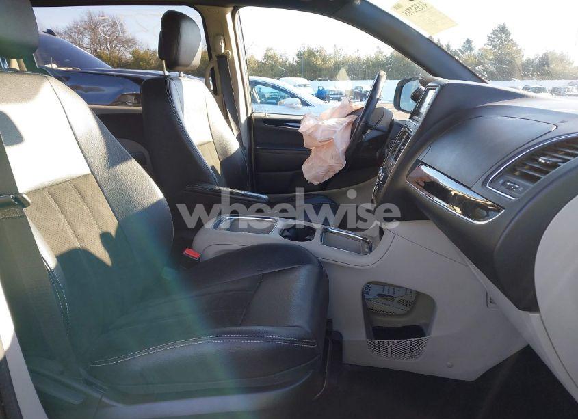 Photo 5 of 2019 Dodge Grand CARAVAN SXT (VIN 2C4RDGCG5KR519471)