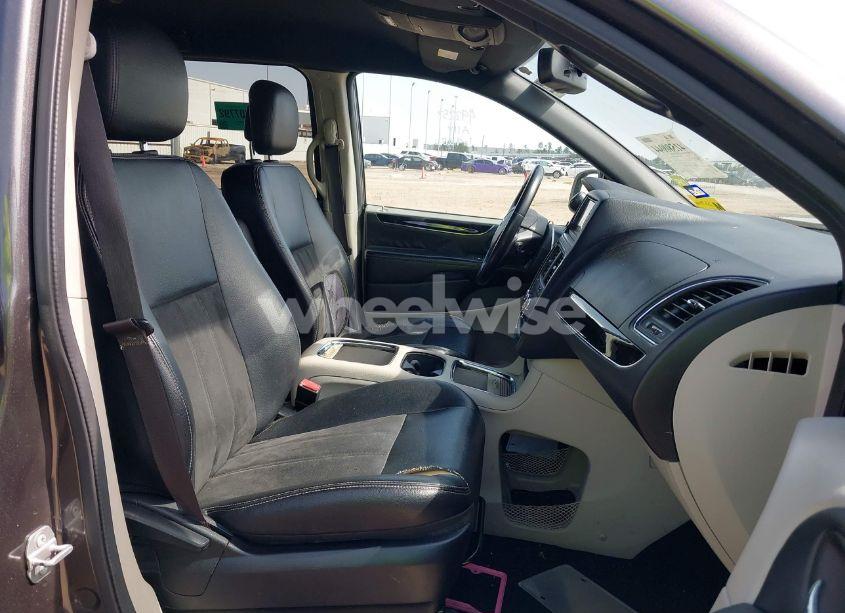 Photo 5 of 2019 Dodge Grand CARAVAN SXT (VIN 2C4RDGCG5KR699258)