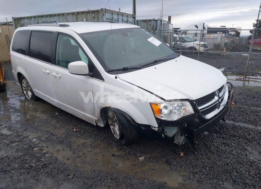 2019 Dodge Grand CARAVAN SXT (VIN 2C4RDGCG5KR747888) main photo