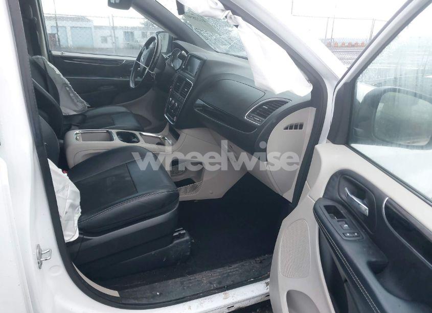 Photo 5 of 2019 Dodge Grand CARAVAN SXT (VIN 2C4RDGCG5KR747888)