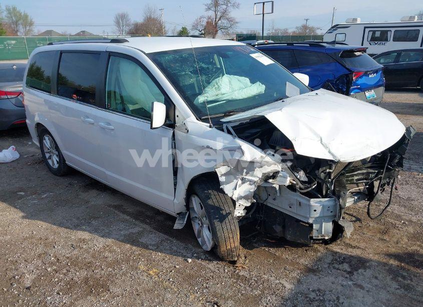 2019 Dodge Grand CARAVAN SXT (VIN 2C4RDGCG5KR758521) main photo
