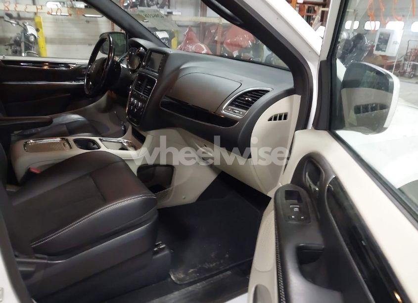 Photo 5 of 2019 Dodge Grand CARAVAN SXT (VIN 2C4RDGCG5KR789624)