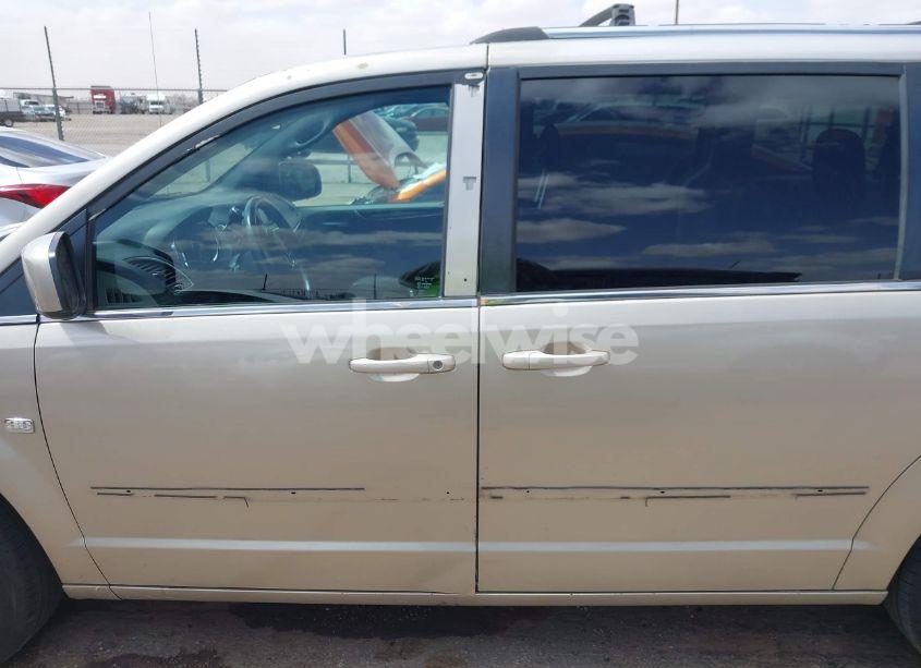 Photo 13 of 2014 Dodge Grand CARAVAN SXT 30TH ANNIVERSARY (VIN 2C4RDGCG6ER466459)