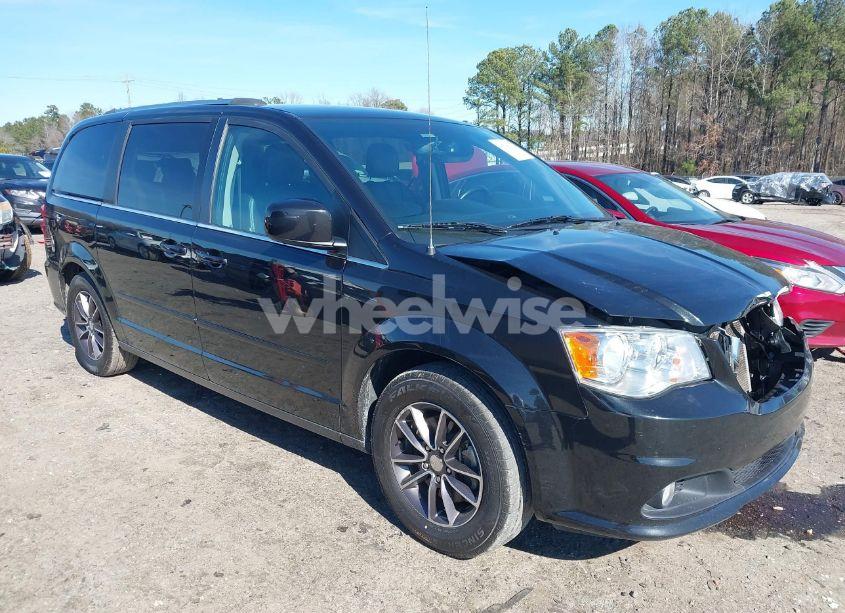 2017 Dodge Grand CARAVAN SXT (VIN 2C4RDGCG6HR790015) main photo