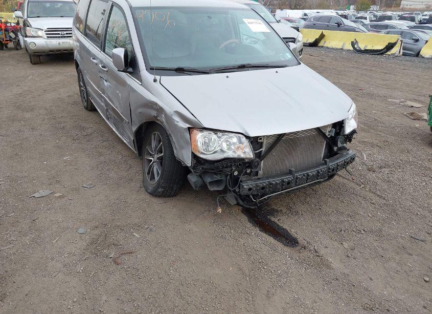 2017 Dodge Grand CARAVAN SXT (VIN 2C4RDGCG6HR860760) main photo