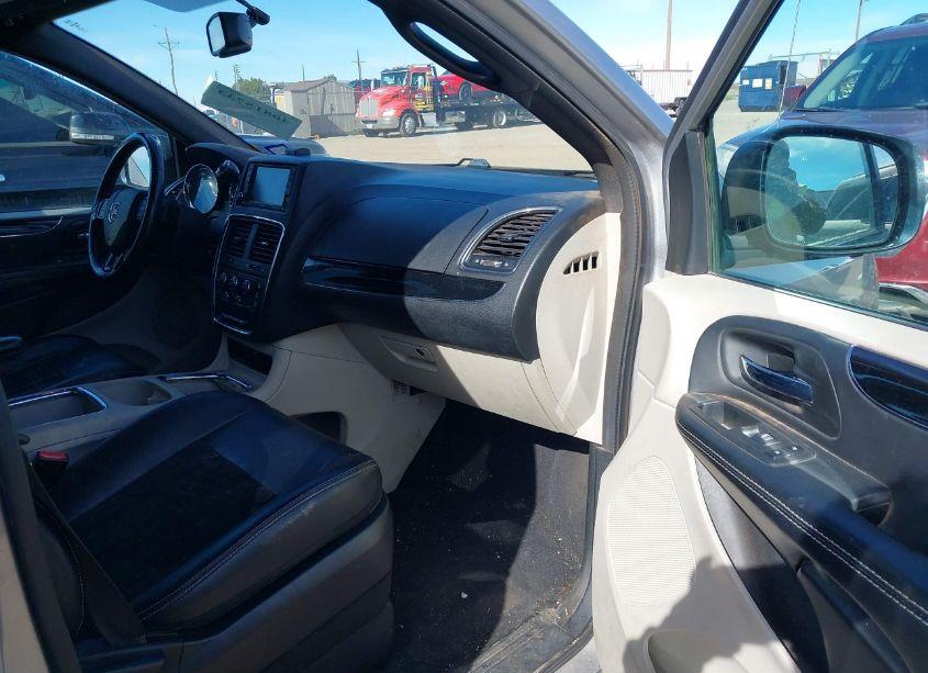 Photo 5 of 2018 Dodge Grand CARAVAN SXT (VIN 2C4RDGCG6JR159688)