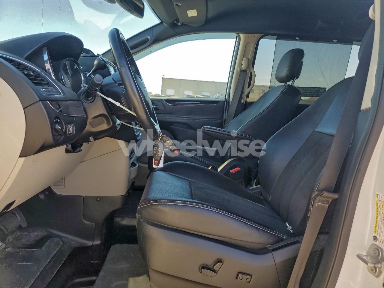Photo 7 of 2019 DODGE GRAND CARAVAN SXT (VIN 2C4RDGCG6KR552978)