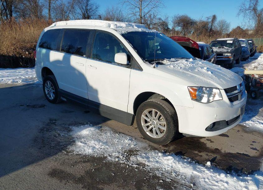 2019 Dodge Grand CARAVAN SXT (VIN 2C4RDGCG6KR601600) main photo