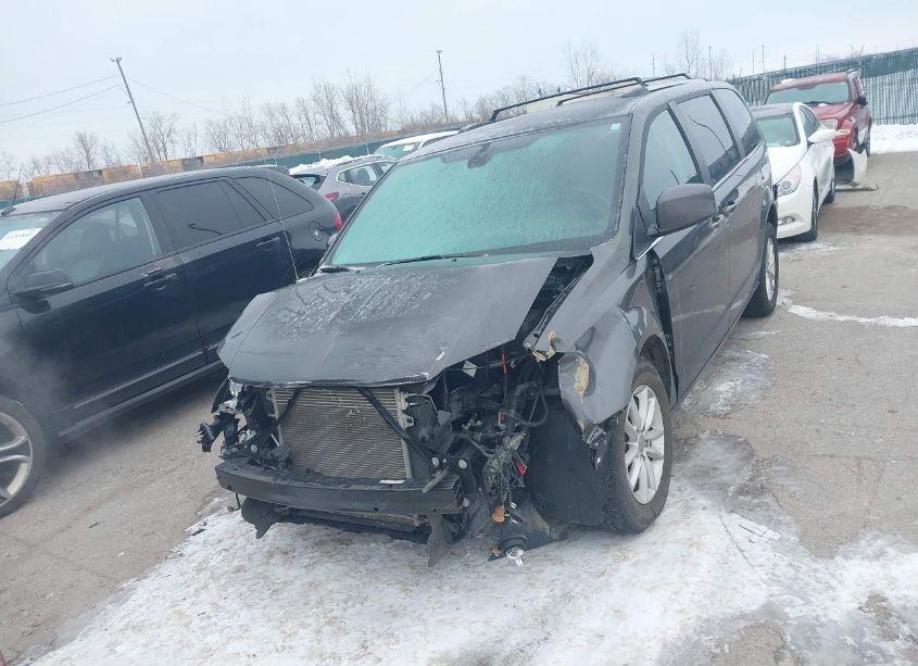 Photo 12 of 2019 Dodge Grand CARAVAN SXT (VIN 2C4RDGCG6KR648268)