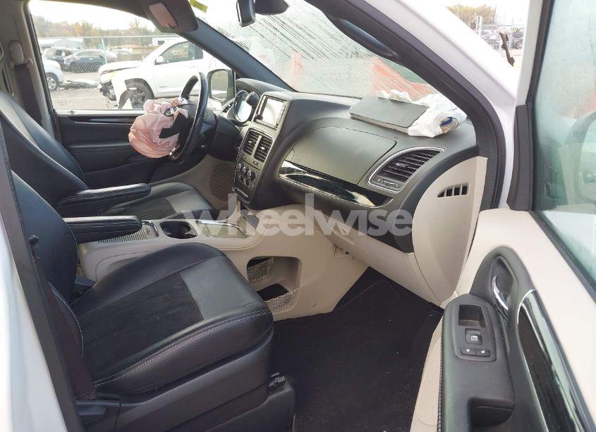 Photo 5 of 2019 Dodge Grand CARAVAN SXT (VIN 2C4RDGCG6KR694151)