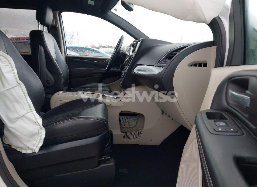 Photo 5 of 2019 Dodge Grand CARAVAN SXT (VIN 2C4RDGCG6KR736138)