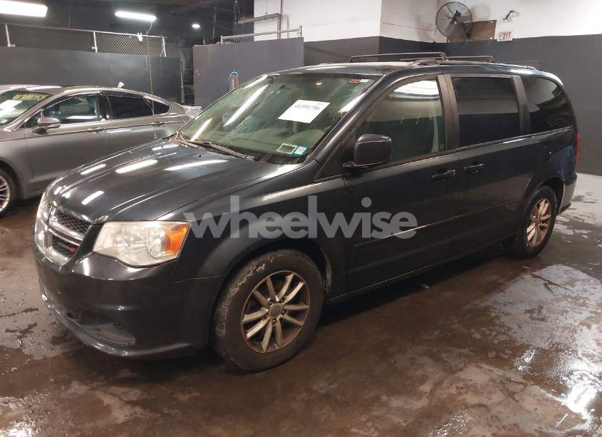 Photo 2 of 2013 Dodge Grand CARAVAN SXT (VIN 2C4RDGCG7DR649626)