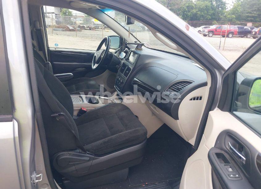 Photo 5 of 2016 Dodge Grand CARAVAN SXT (VIN 2C4RDGCG7GR211340)