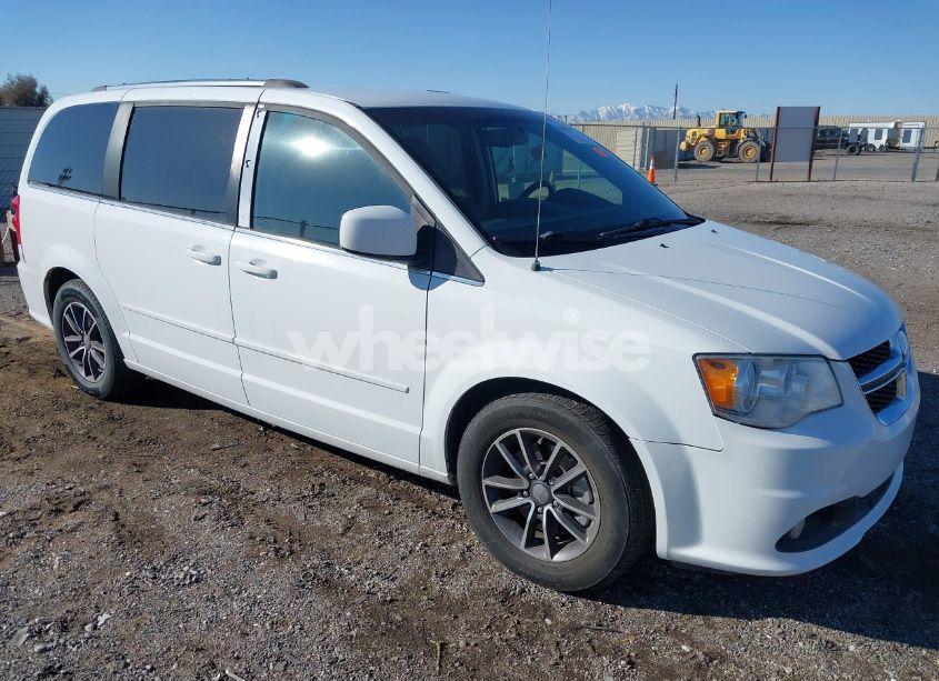 2017 Dodge Grand CARAVAN SXT (VIN 2C4RDGCG7HR671230) main photo