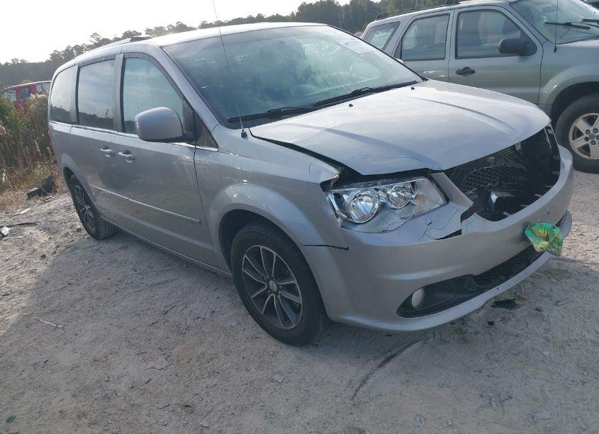 2017 Dodge Grand CARAVAN SXT (VIN 2C4RDGCG7HR800499) main photo