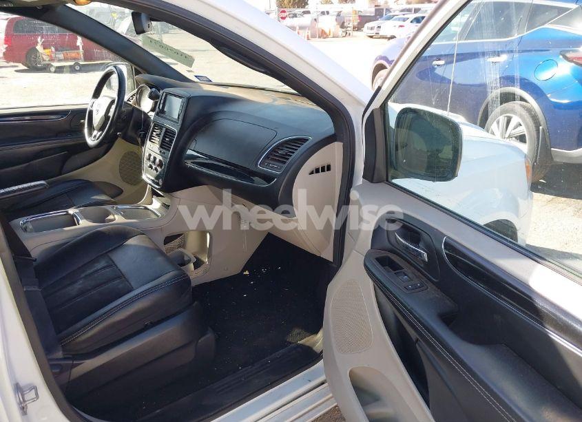 Photo 5 of 2019 Dodge Grand CARAVAN SXT (VIN 2C4RDGCG7KR512800)