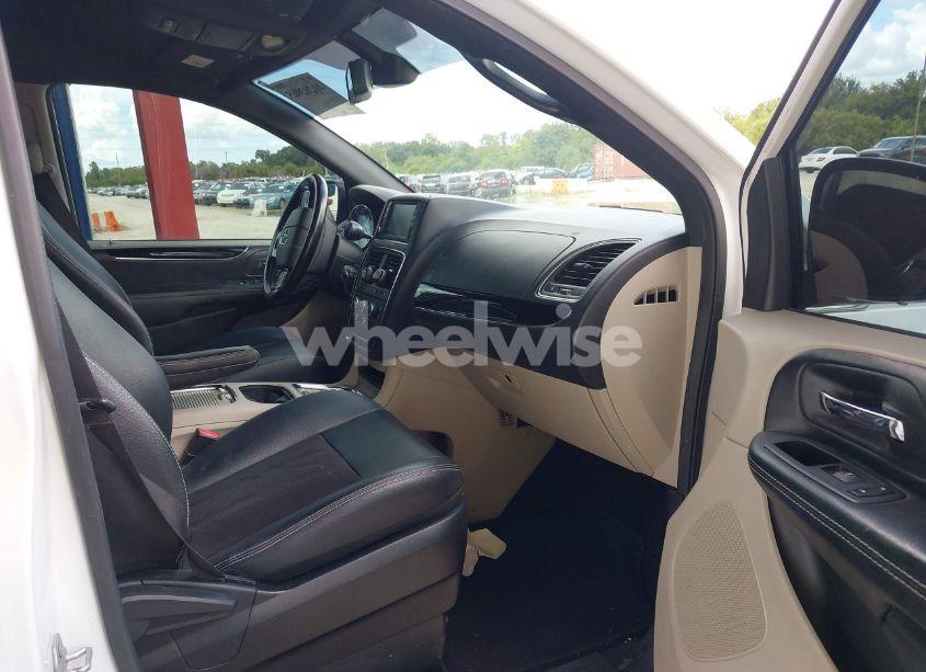 Photo 5 of 2020 Dodge Grand CARAVAN SXT (VIN 2C4RDGCG7LR180178)