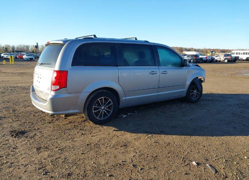 Photo 4 of 2017 Dodge Grand CARAVAN SXT (VIN 2C4RDGCG8HR558144)