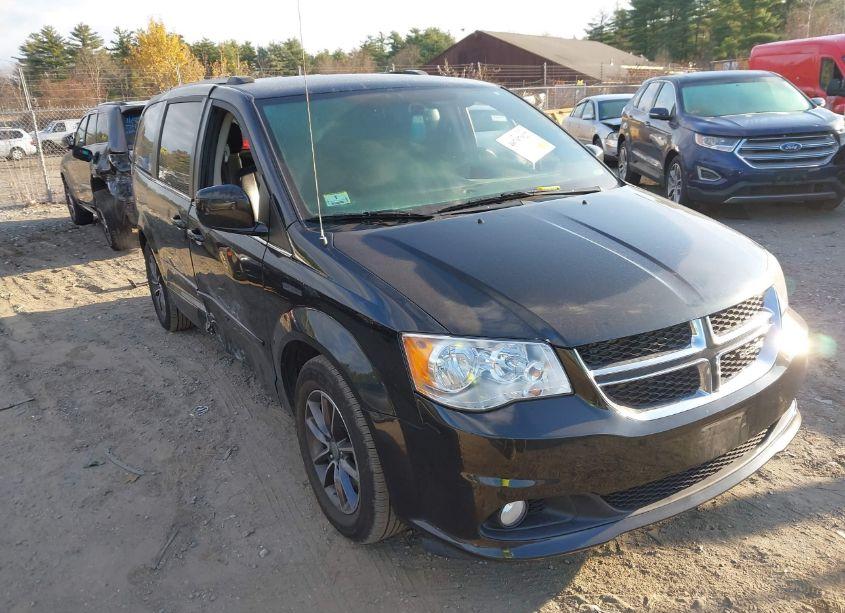 2017 Dodge Grand CARAVAN SXT (VIN 2C4RDGCG8HR731788) main photo