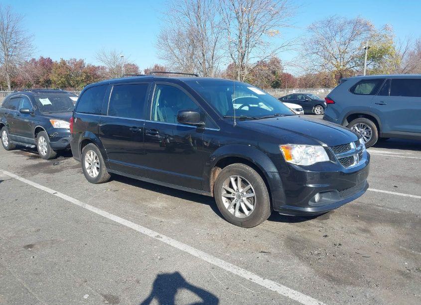 2018 Dodge Grand CARAVAN SXT (VIN 2C4RDGCG8JR239381) main photo