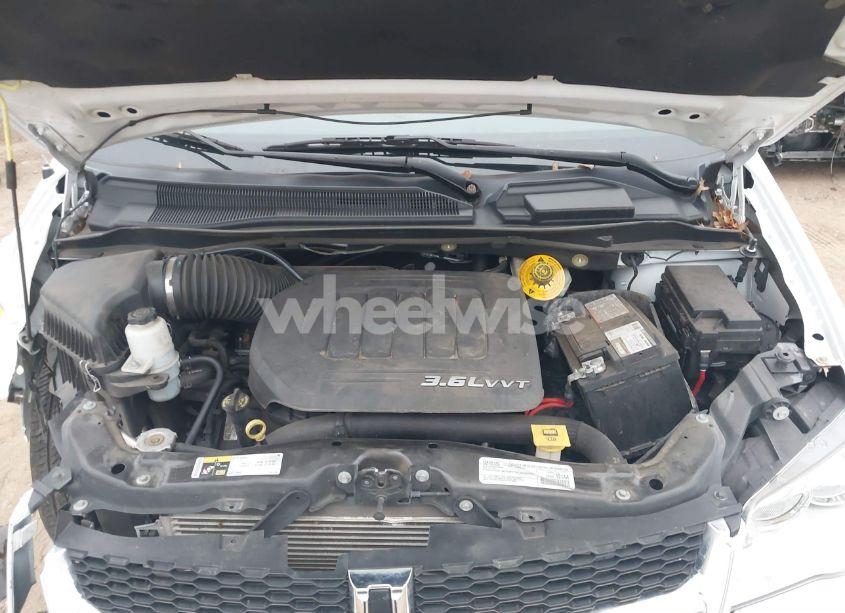 Photo 10 of 2018 Dodge Grand CARAVAN SXT (VIN 2C4RDGCG8JR266628)