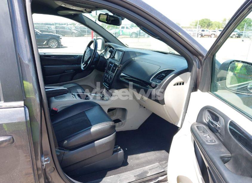 Photo 5 of 2019 Dodge Grand CARAVAN SXT (VIN 2C4RDGCG8KR717896)