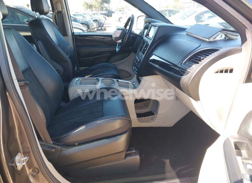 Photo 5 of 2019 Dodge Grand CARAVAN SXT (VIN 2C4RDGCG8KR776107)