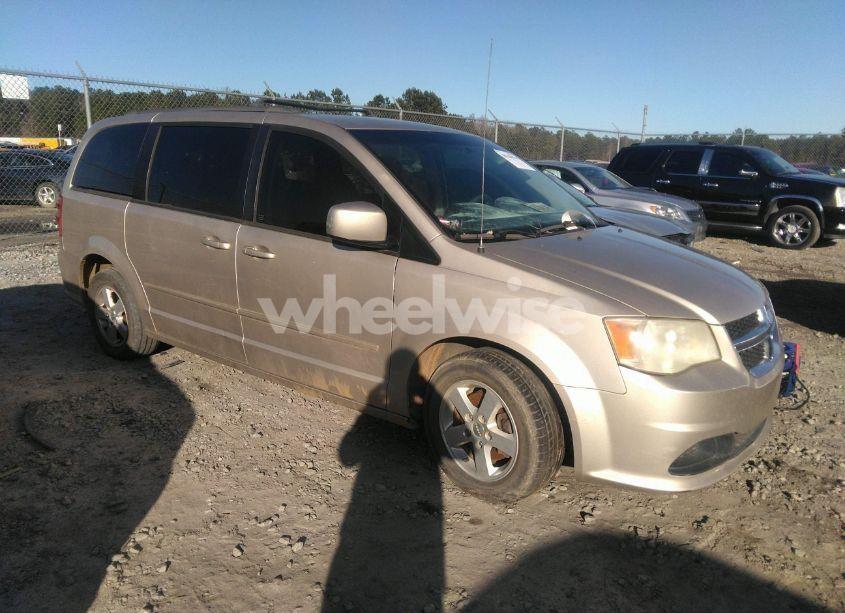 2013 Dodge Grand CARAVAN SXT (VIN 2C4RDGCG9DR521744) main photo