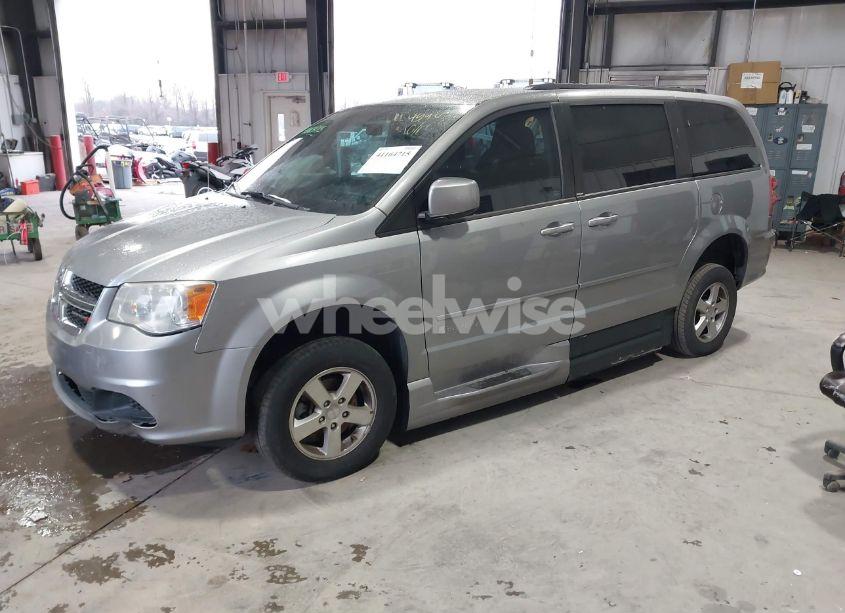 Photo 2 of 2013 Dodge Grand CARAVAN SXT (VIN 2C4RDGCG9DR611296)