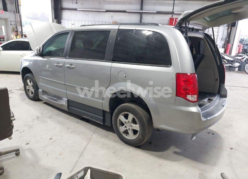 Photo 3 of 2013 Dodge Grand CARAVAN SXT (VIN 2C4RDGCG9DR611296)