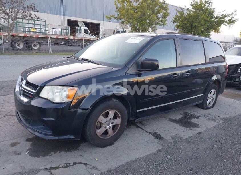 Photo 2 of 2013 Dodge Grand CARAVAN SXT (VIN 2C4RDGCG9DR626607)