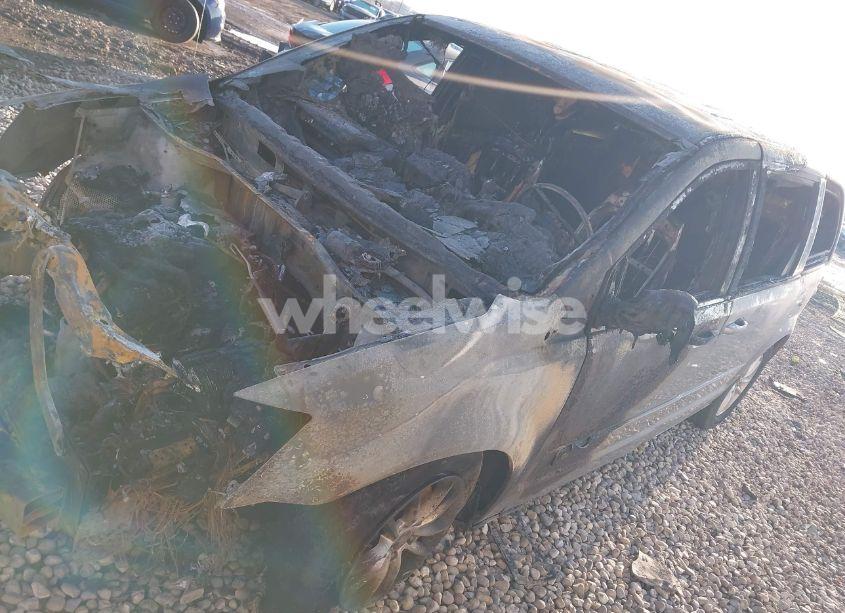 Photo 2 of 2013 Dodge Grand CARAVAN SXT (VIN 2C4RDGCG9DR749145)