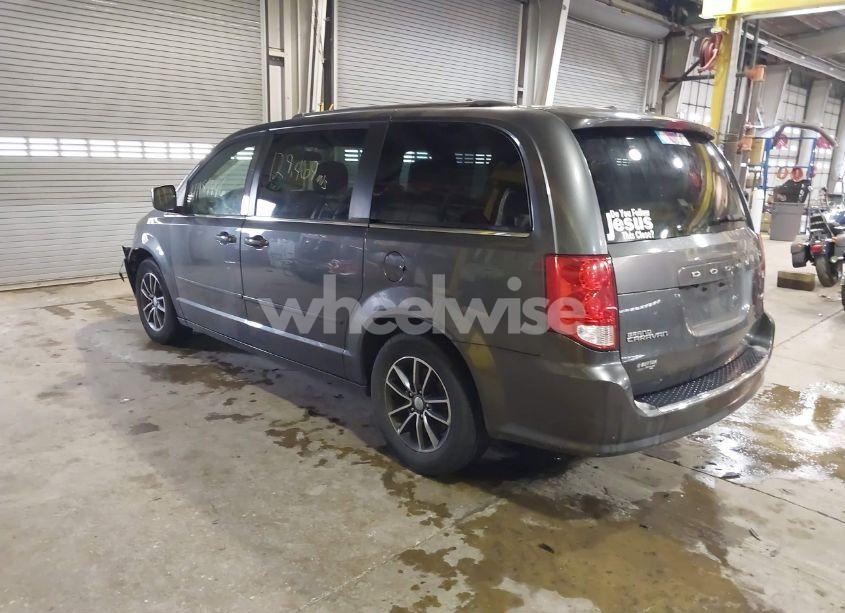 Photo 3 of 2016 Dodge Grand CARAVAN SXT (VIN 2C4RDGCG9GR276738)