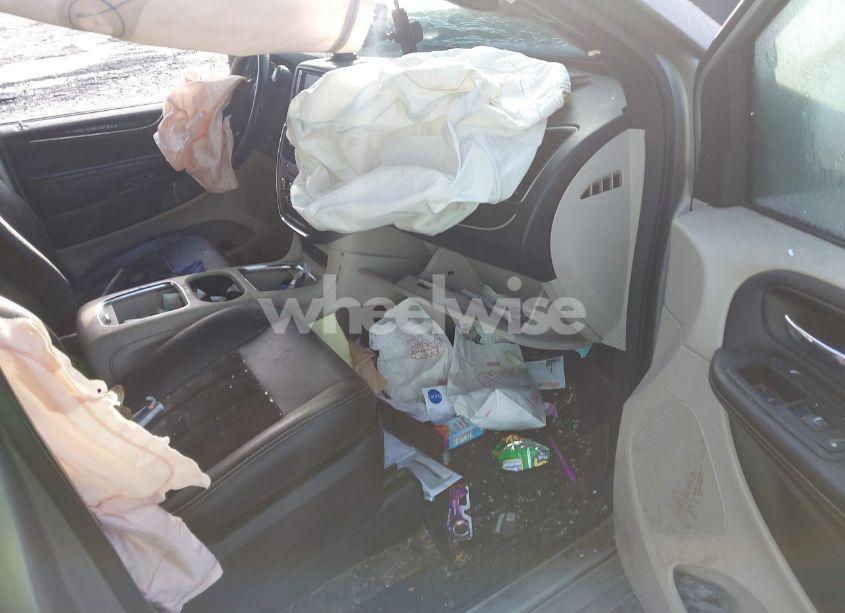 Photo 5 of 2016 Dodge Grand CARAVAN SXT (VIN 2C4RDGCG9GR361692)