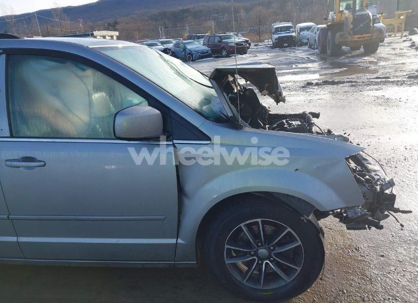 Photo 6 of 2016 Dodge Grand CARAVAN SXT (VIN 2C4RDGCG9GR361692)