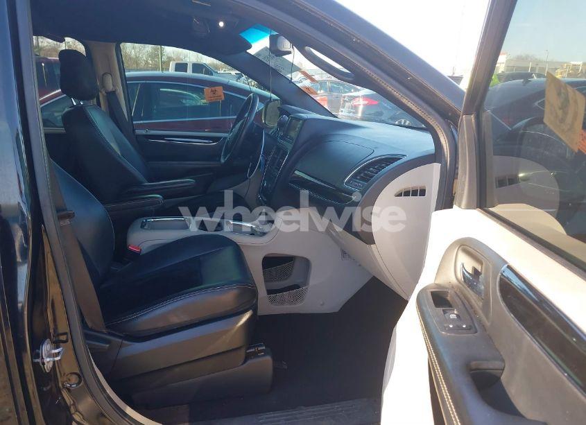 Photo 5 of 2017 Dodge Grand CARAVAN SXT (VIN 2C4RDGCG9HR649679)