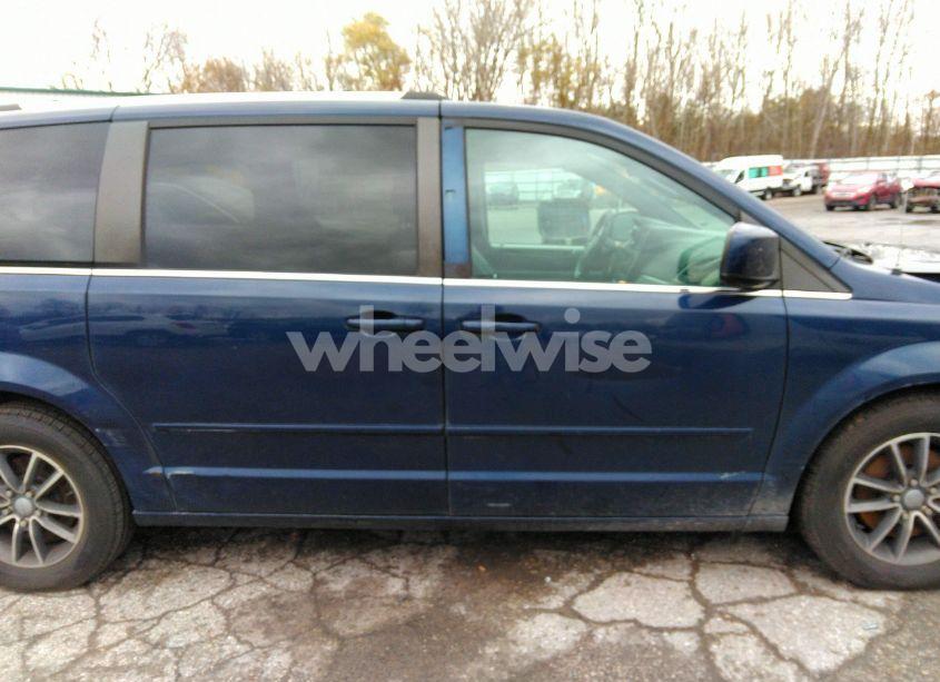 Photo 13 of 2017 Dodge Grand CARAVAN SXT (VIN 2C4RDGCG9HR685209)