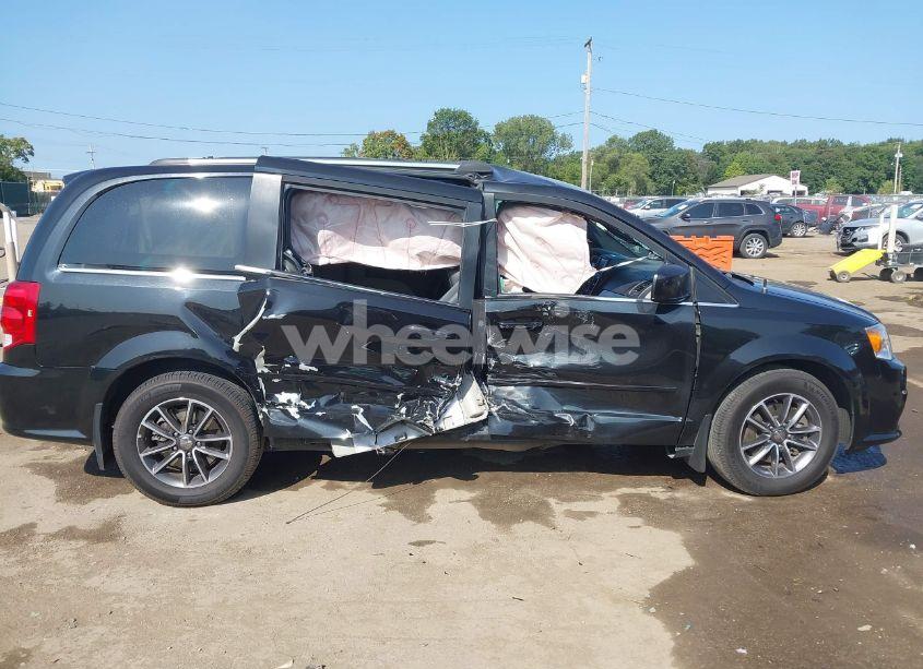 Photo 13 of 2017 Dodge Grand CARAVAN SXT (VIN 2C4RDGCG9HR858176)