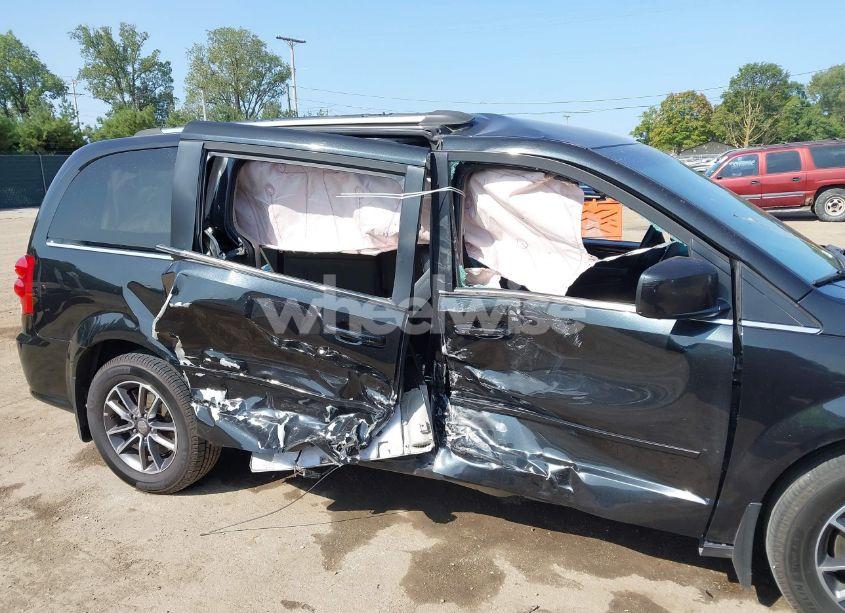 Photo 6 of 2017 Dodge Grand CARAVAN SXT (VIN 2C4RDGCG9HR858176)