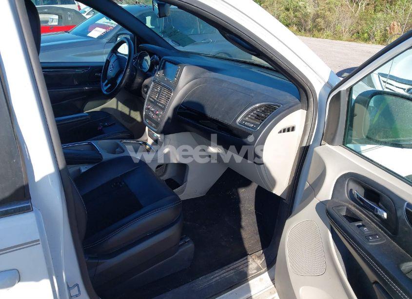 Photo 5 of 2018 Dodge Grand CARAVAN SXT (VIN 2C4RDGCG9JR248932)