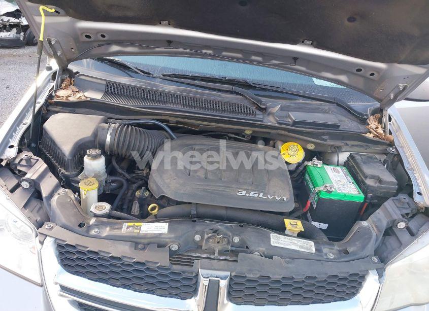 Photo 10 of 2018 Dodge Grand CARAVAN SXT (VIN 2C4RDGCG9JR265617)